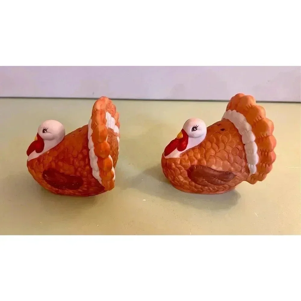 House of Lloyd Thanksgiving turkey ceramic salt and pepper shakers signed‎ 1989